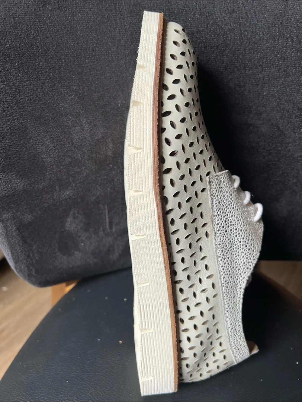 Medici Women's White Leather Perforated Derby W silver accent size 41(US10-10.5)